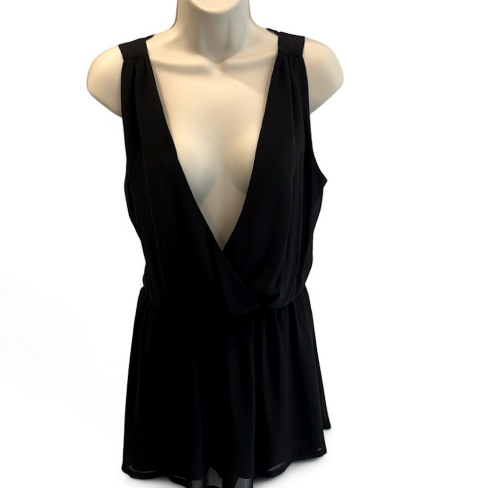 ADORABLE ROMPER - Picture 2 of 4